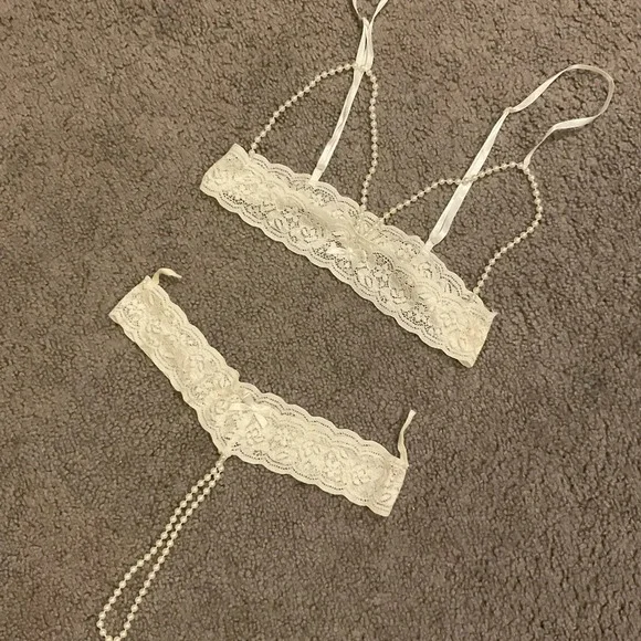 NEW Vintage Pearl and White Lace Bra Panties Thong Intimates Set Bride Wedding - Picture 4 of 6